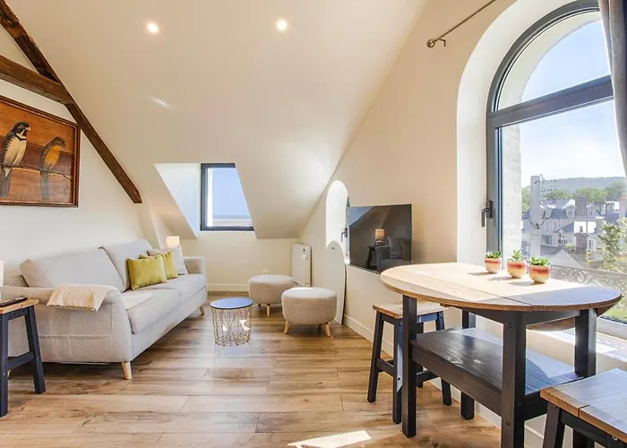 Beau L.o.f.t. Sous Les Toits - Vue Sur 2 A 4 Personnes - La Vague * 乌尔加特