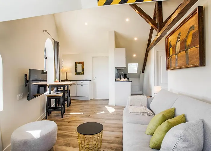 Beau L.o.f.t. Sous Les Toits - Vue Sur 2 A 4 Personnes - La Vague 乌尔加特